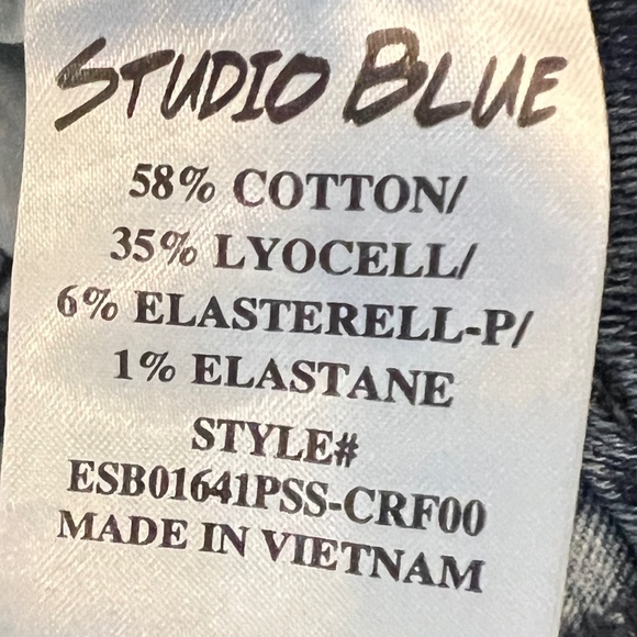 Studio Mid Rise Cropped Skinny Distressed Rolled Jean 28P - Picture 5 of 7